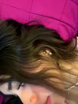 lunaa_kiss19 webcam