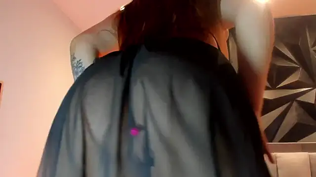 megan_whitee__ webcam