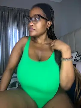Bustygoddess32 webcam