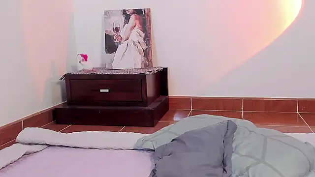 marie_pourtoii webcam