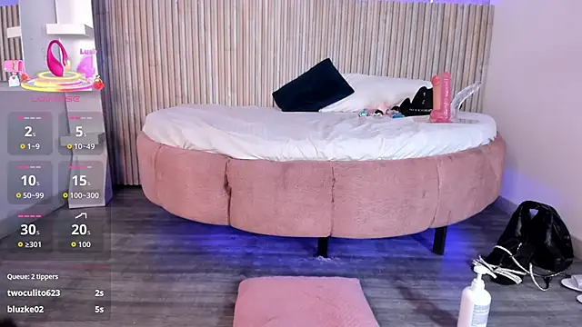 Saracooper__ webcam