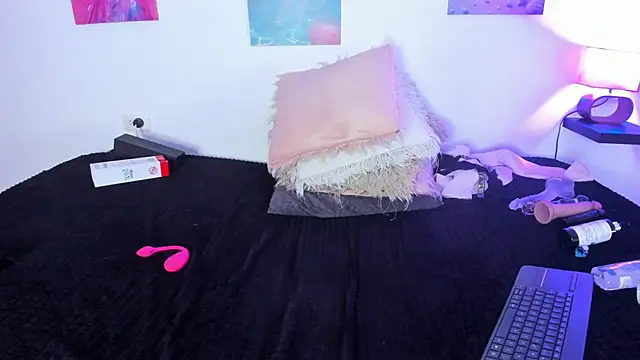 tyra_bankss_ webcam