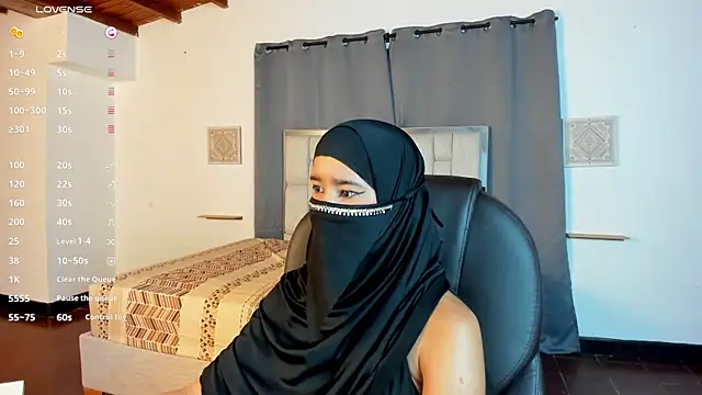 kalila_latif webcam