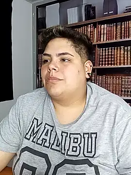 Hailey_Curvy webcam
