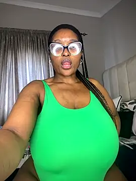 Bustygoddess32 webcam