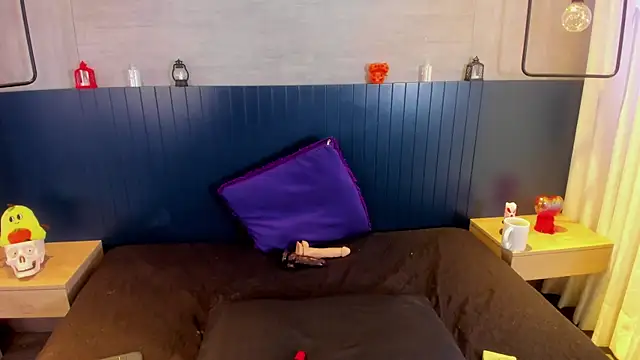 tara_black webcam