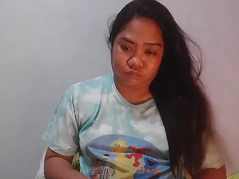 morena_jane (F young) - spread legs pussy close up!