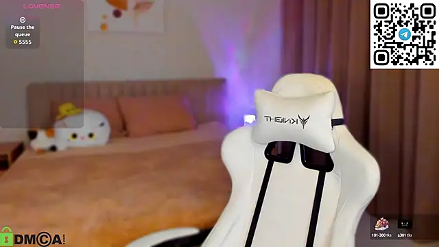 elle_one webcam