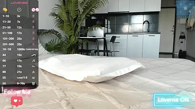 MinaDiamondd webcam