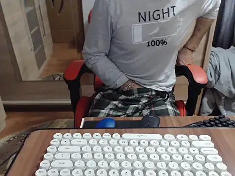 uncutguy01 webcam