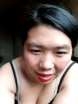 quynhkoolbae webcam