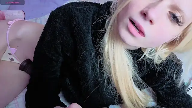 bunnyirisluv webcam