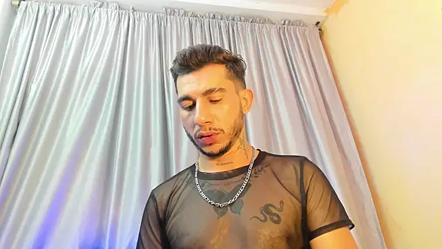 Taylor_Lewiis webcam
