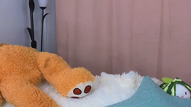 QueenieHathaway webcam