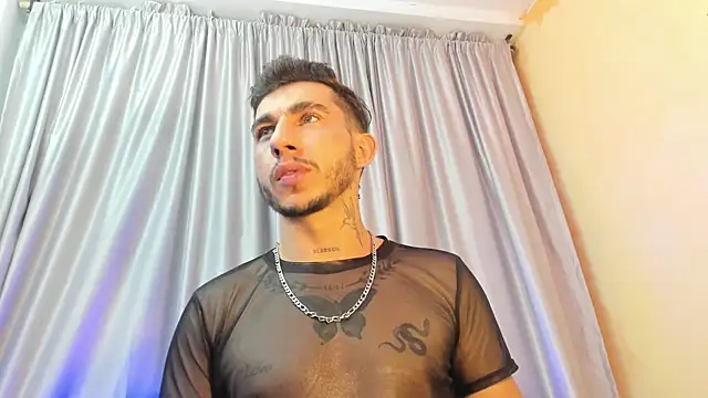 Taylor_Lewiis webcam