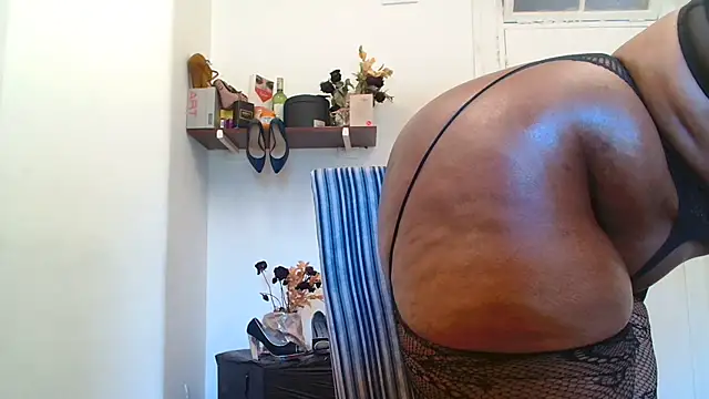 xTALLSEXYBUMx webcam