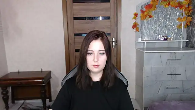 kristy-max (F young) - show ass