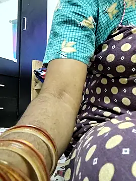 Tamilrojanew webcam
