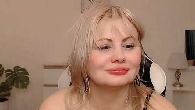 Lola_Richie webcam
