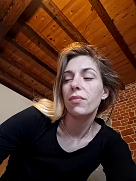 SexyAlya webcam