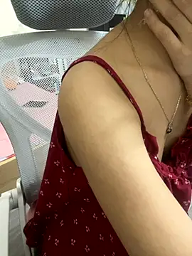 Mina048 webcam