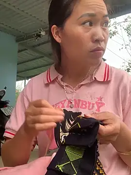 tuyetnhi-00 webcam