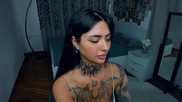 CharimgSabrina webcam