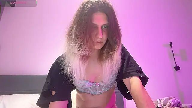 AlicePinkhead webcam