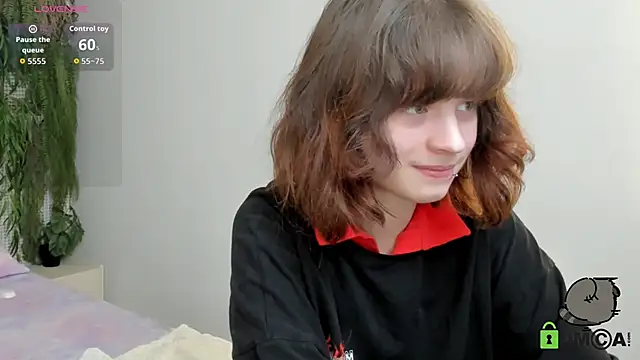 Alina_Mills webcam