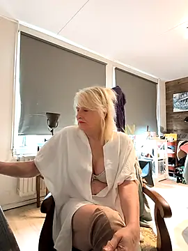 SexyMilfTascha webcam