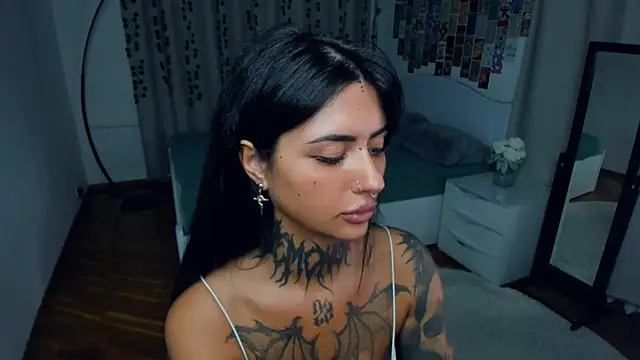 CharimgSabrina webcam