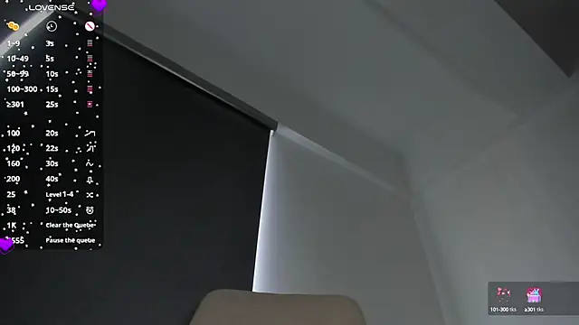 laura-hills18 webcam
