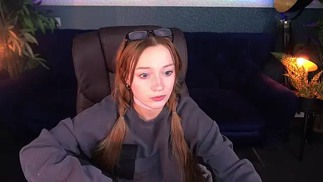 FoxyMayy webcam
