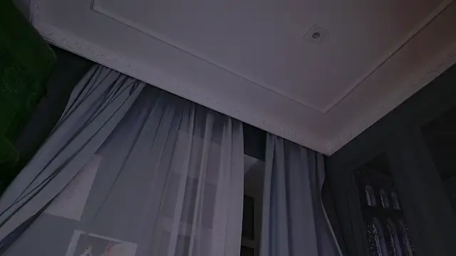 Liv_Fay webcam