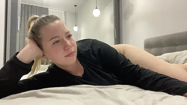 Embersweetbunny webcam