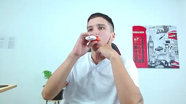 cumandres18 (M twink) - Cumshow