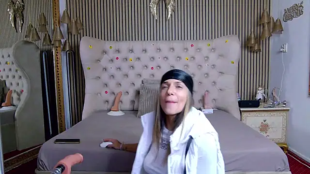 PlayfulShow webcam