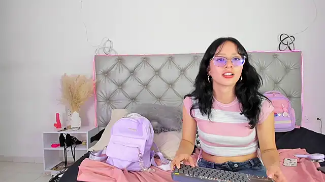 Naughty_Couple83 webcam