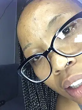 Doja_Peach webcam