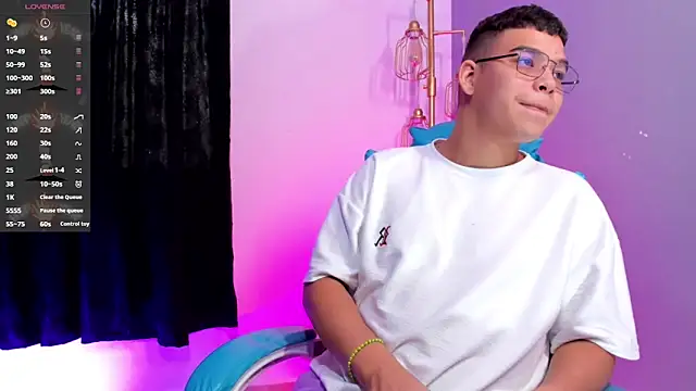 alex_boyy webcam