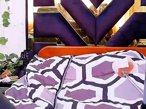 lucywhite13 webcam