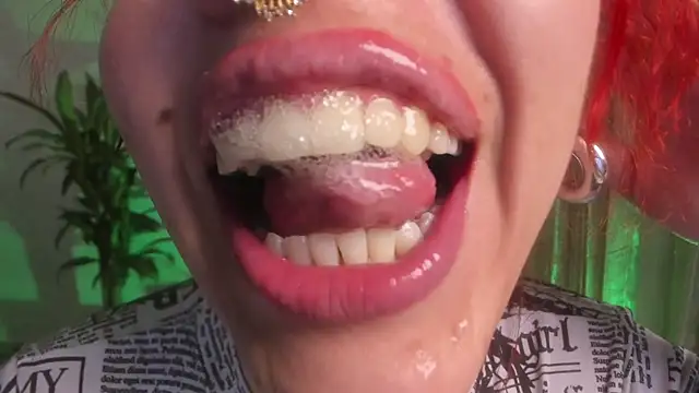 bri_von_dhara__ webcam