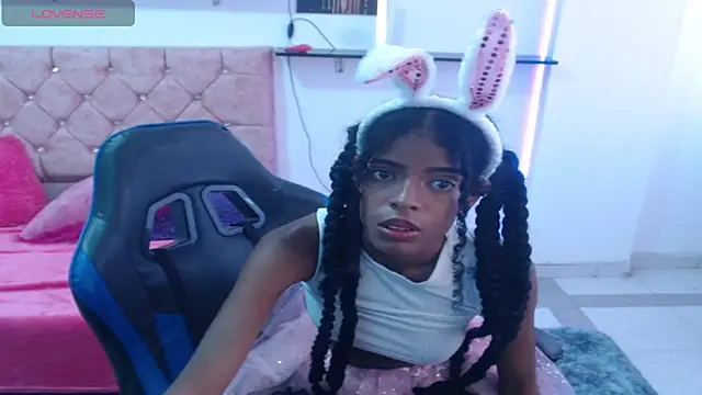 thianahorny webcam