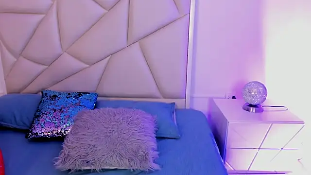 MelodyNahomi webcam