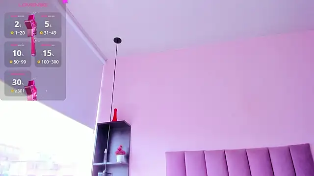 violet_myerrs webcam