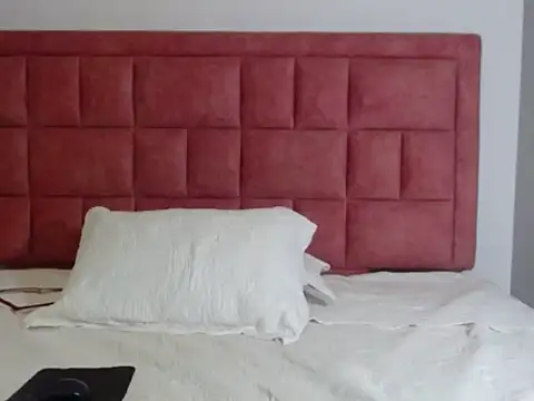 sweetsubmisaxox webcam