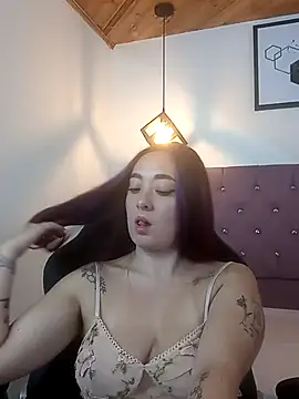 NiaCherry webcam