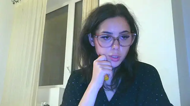 LovelyJulliette webcam