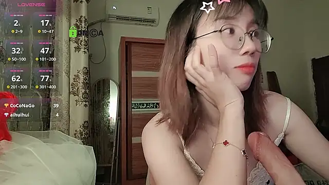 Lili_666 webcam