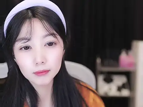 Nuyoah-77 webcam